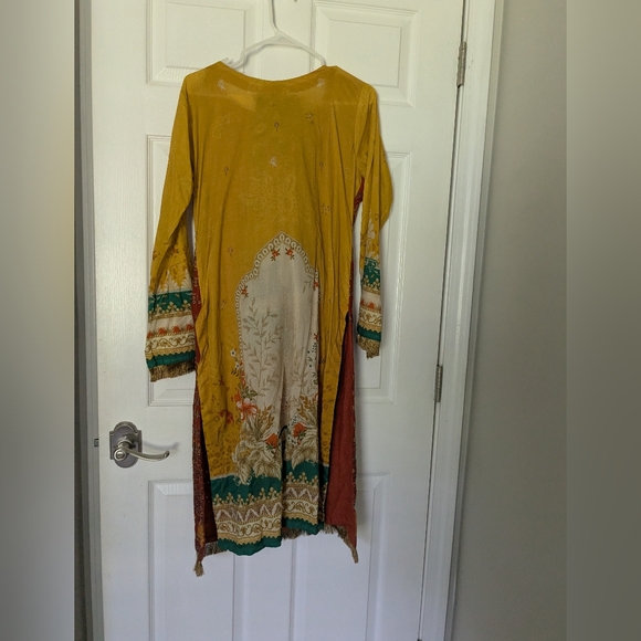 Pakistani 3 Piece Dress Size Medium Worn Once - Picture 4 of 5